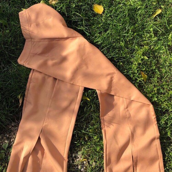 Flowy Camel Coloured flared pleated pants - Picture 2 of 2